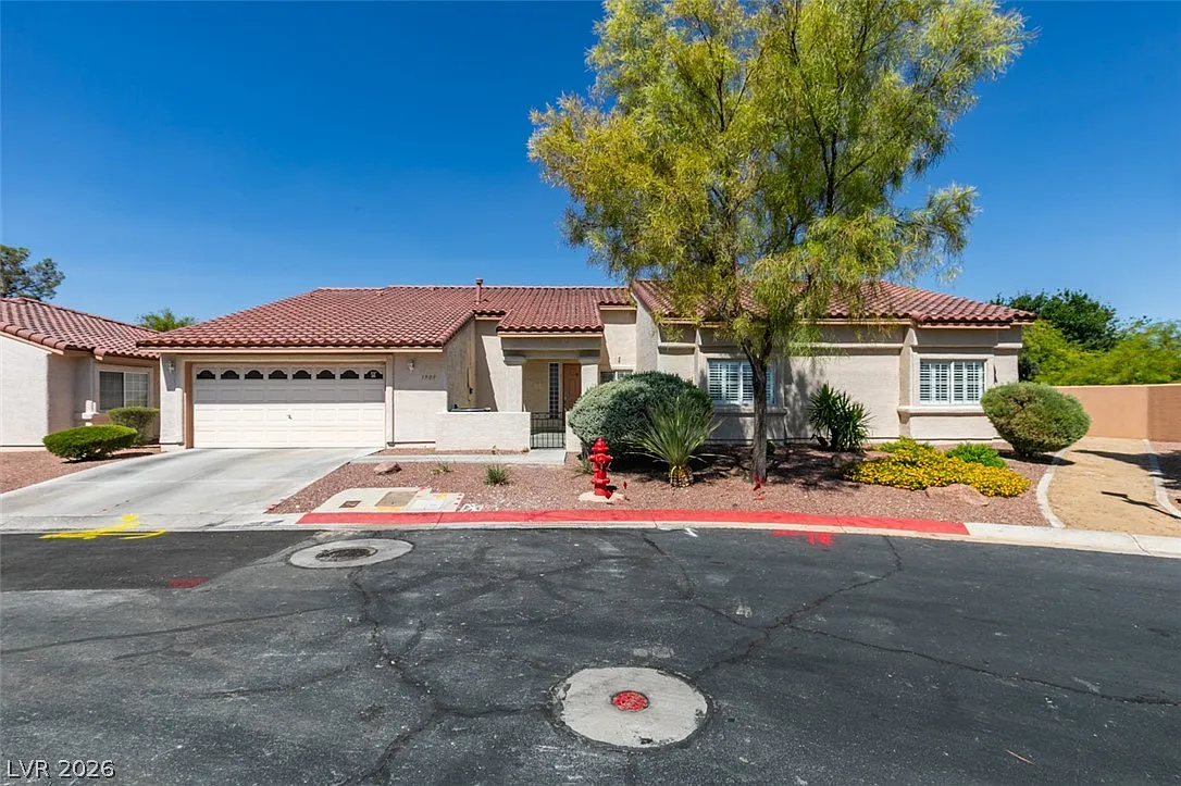 4 bed, 4.0 bath, 2585 sqft, $3,999 — Photo 1