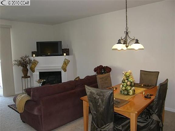 3rd image of 4127 Clarinbridge Cir