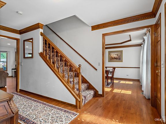 4th image of 521 S Washington St