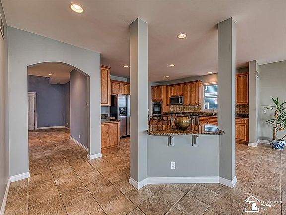 5th image of 12154 N Lakeshore Dr