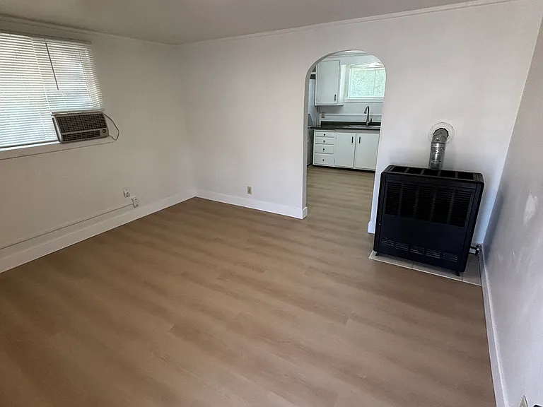 850 S Lake St #3 — Photo 7