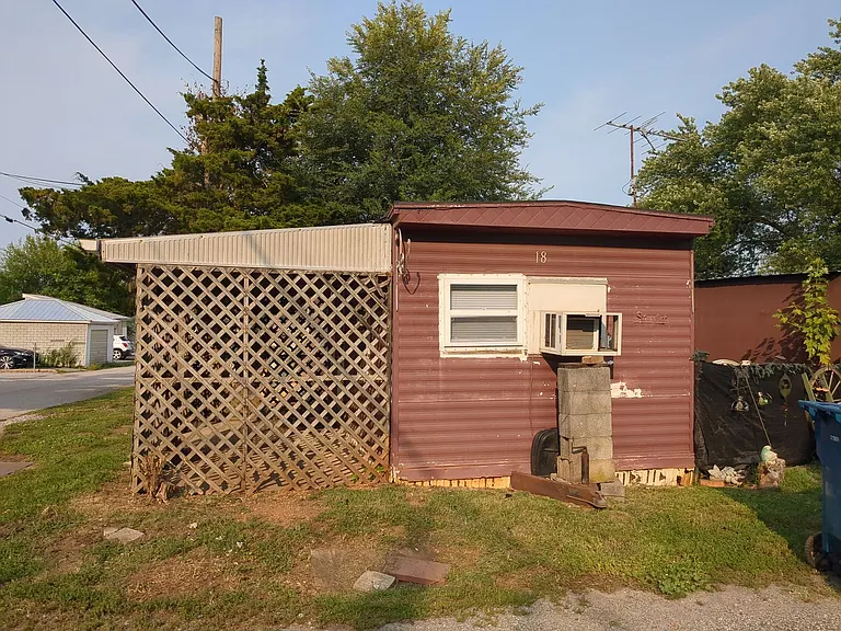 2100 W Mason Ave — Photo 2