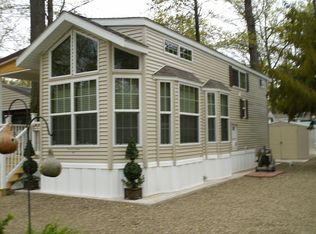 884 885 Winnebago, Andover, OH 44003