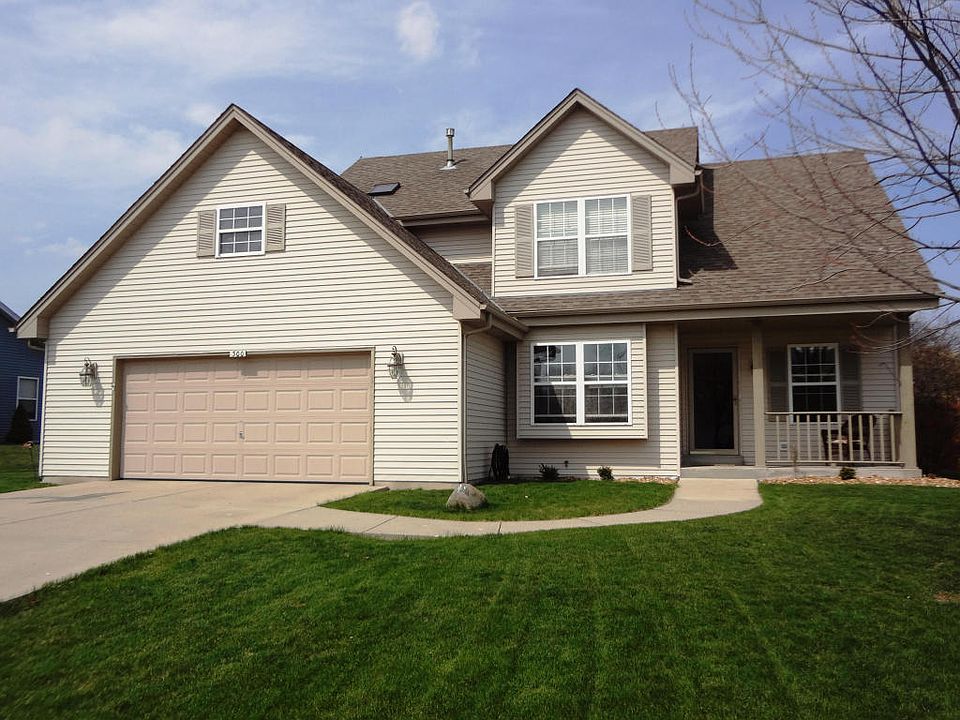 1st image of 300 E Larson Ln