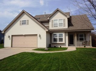 300 E Larson Ln, Oak Creek, WI 53154