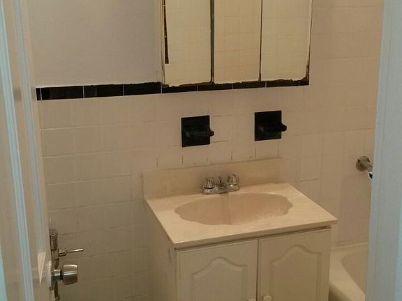 3rd image of 2222 E 18th St APT 5F