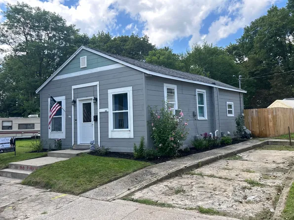 307 E Telegraph St, Dowagiac, MI 49047