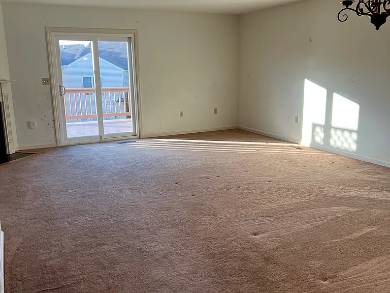 2077G Raleigh Rd — Photo 3