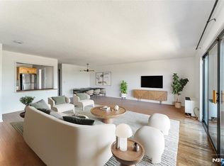 1150 River Rd APT 4F, Edgewater, NJ 07020