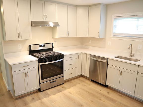 4th image of 302 Broadwood Dr