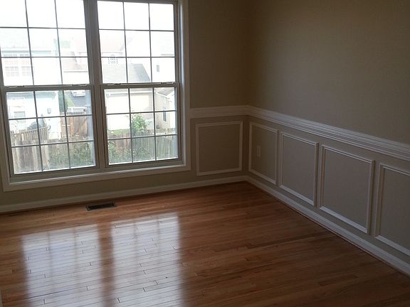 4th image of 16 Varone Dr