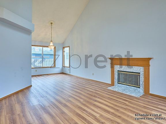 3rd image of 4162 SE Russell St