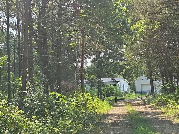 7 Cindy Dr, Luebbering, MO 63061