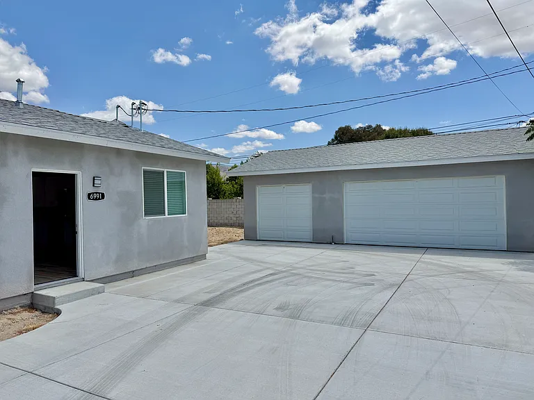 6991 Del Rosa Ave — Photo 17