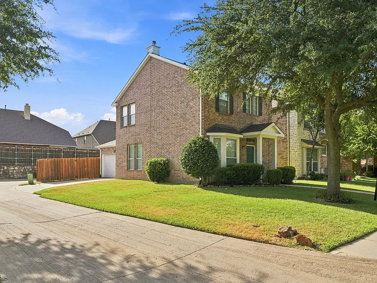 7449 Danbridge Ln — Photo 17