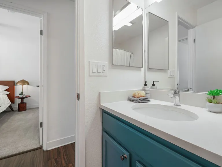Peartree Apartments — Photo 39