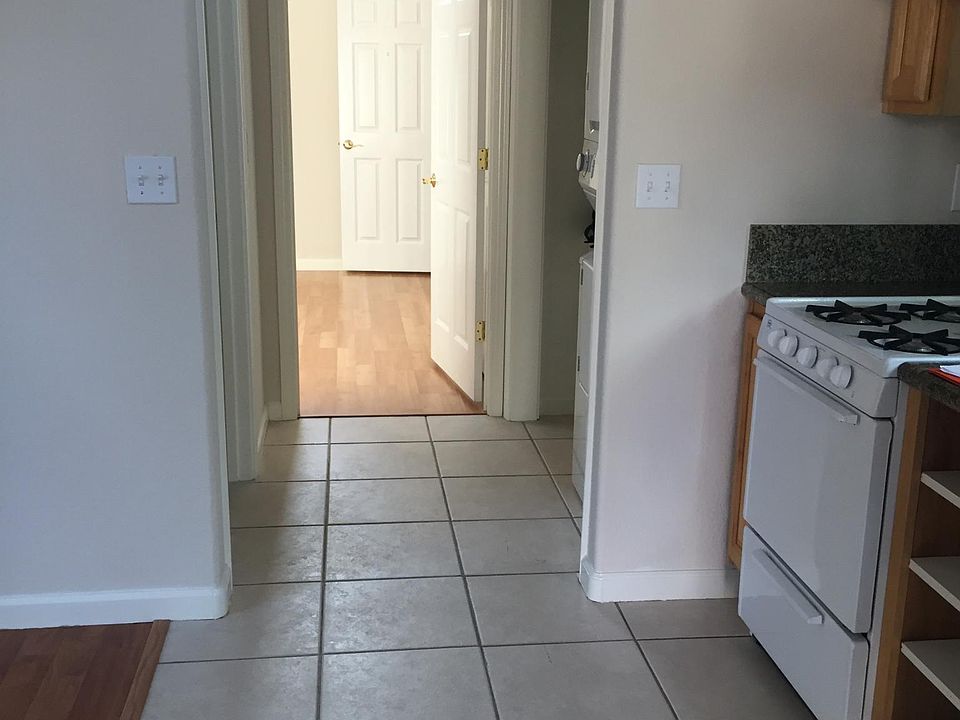 2nd image of 1627 Heritage Ln