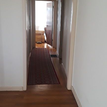 Hall - hardwood throughout 