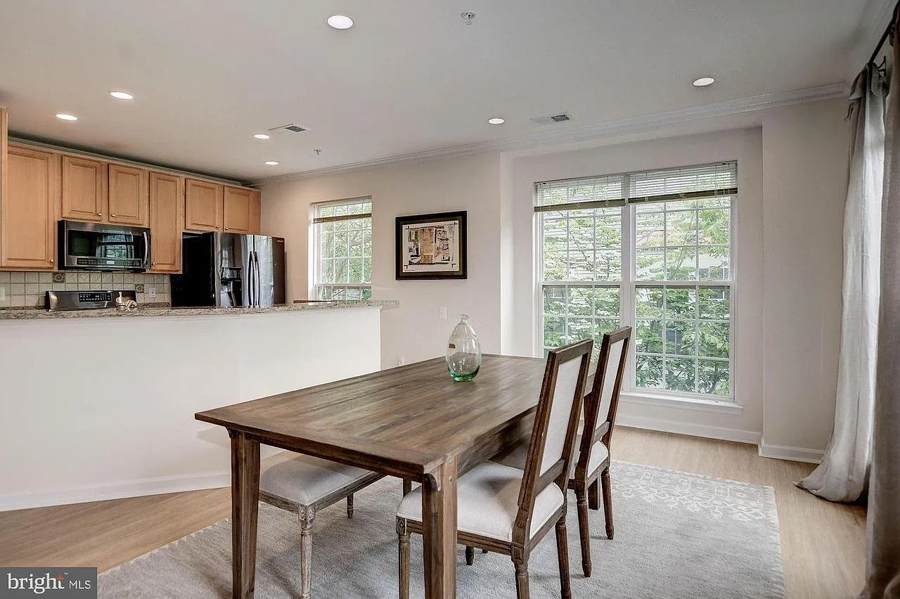 2 bed, 1187 sqft, $2,800 — Photo 4