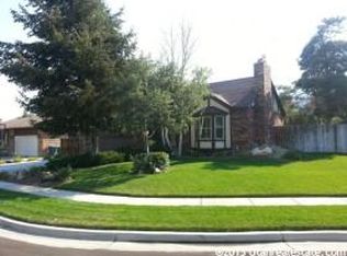 9359 S Springwood Ln, Sandy, UT 84093