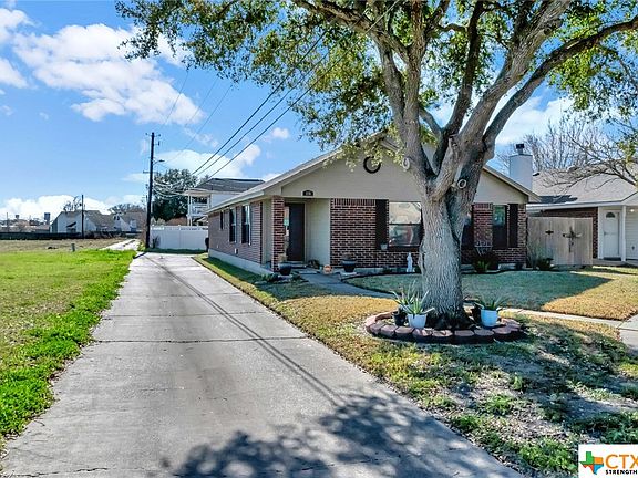3rd image of 115 Idylwood Pl