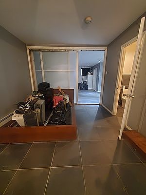 5th image of 81 Hart St #1