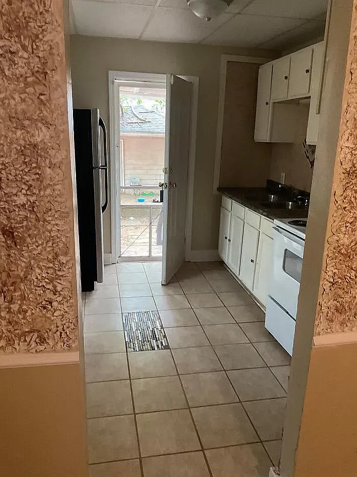 2 bed, 700 sqft, $1,100 — Photo 3