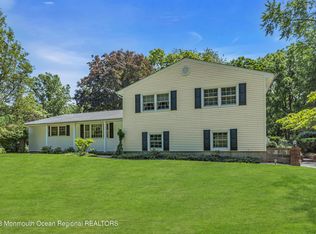 387 Oak Hill Rd, Red Bank, NJ 07701