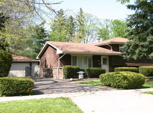 22 E Prairie Ave, Lombard, IL 60148