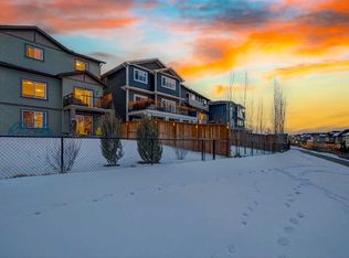 299 NE Hillcrest Hts SW, Airdrie, AB T4B 3Z2