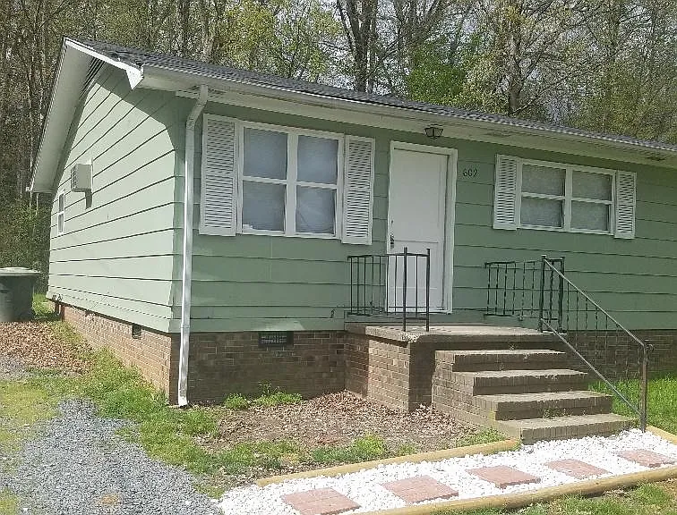 602 E Central Ave — Photo 1