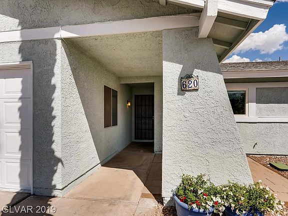 3rd image of 620 Glenwood Ln