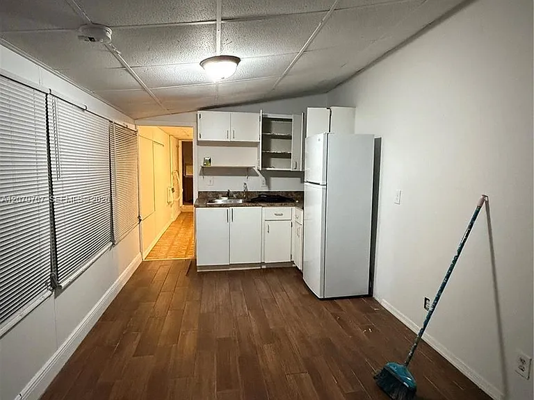 700 SW 8th Ave #22A — Photo 4