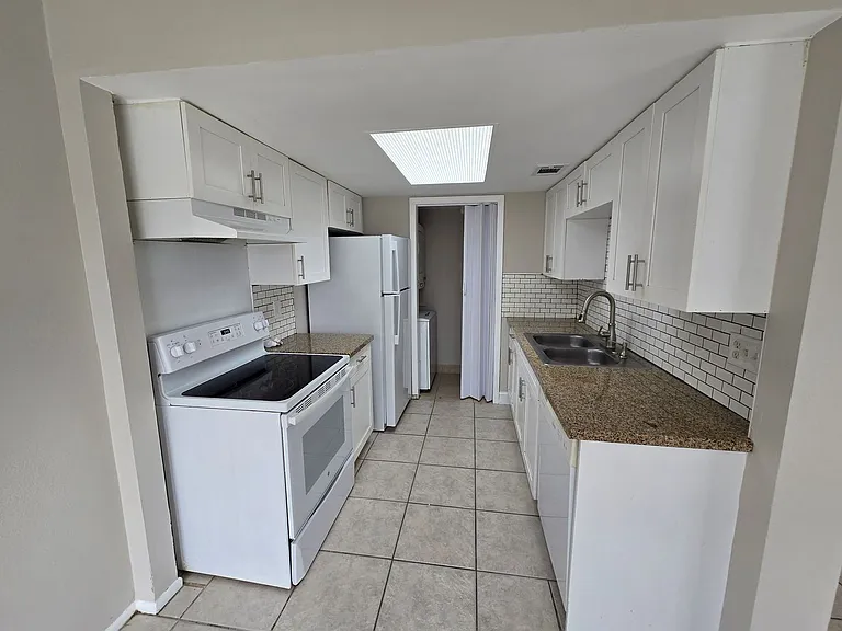 1810 Caralee Blvd — Photo 6
