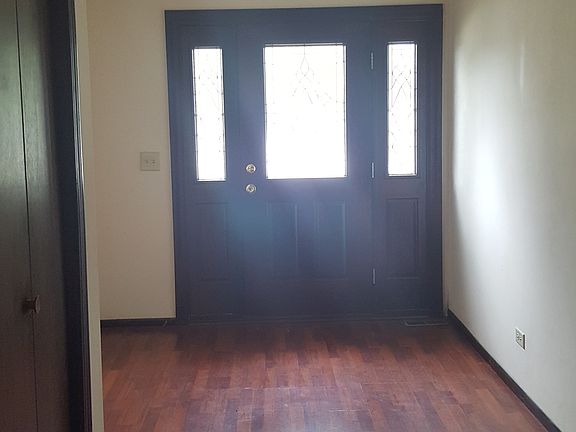 3rd image of 1763 N Devon Ave