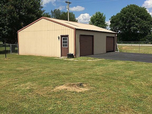2 car detached garage