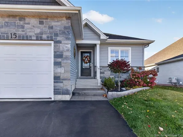 15 Rosenburg St, Moncton, NB E1G 6E9