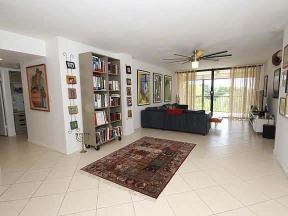 2nd image of 2818 N 46th Ave APT 584K