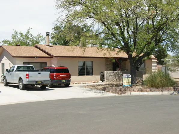 1652 Domain Loop SE, Rio Rancho, NM 87124
