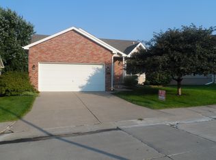 6140 Baxter Pl, Lincoln, NE 68516