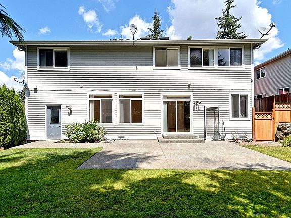 2nd image of 12525 NE 107th Pl
