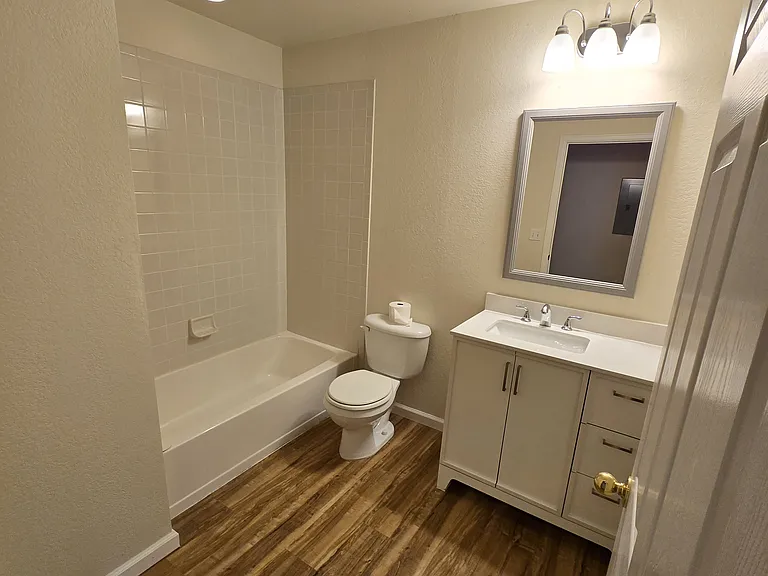 5225 White Willow Dr #M100 — Photo 11
