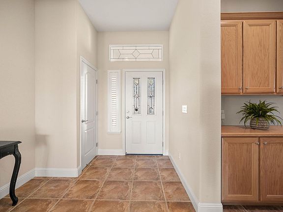 3rd image of 210 Magnolia Drive