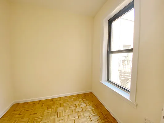 Rented by City Connections Realty | media 20