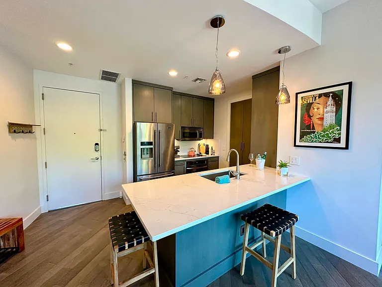 365 SE 6th Ave #203 — Photo 7