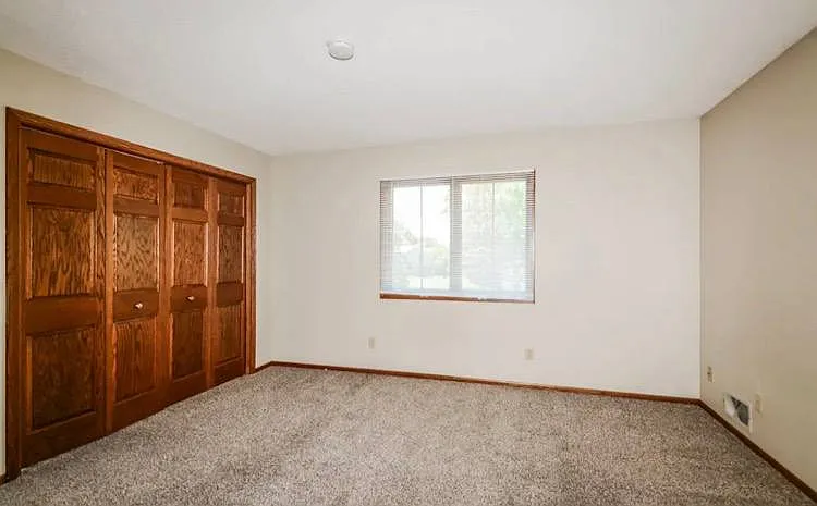 3024 Furness Ct N — Photo 8