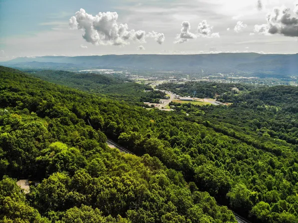 2458 Highway 136 Hwy, Trenton, GA 30752