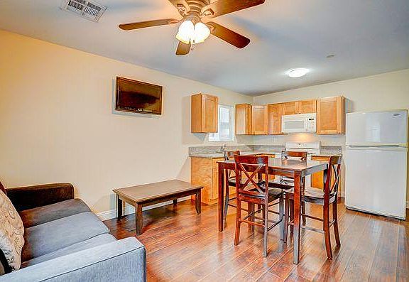 3rd image of 1227 W 37th Pl #019753bef
