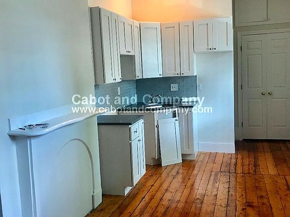 2nd image of 614 Massachusetts Ave APT 4