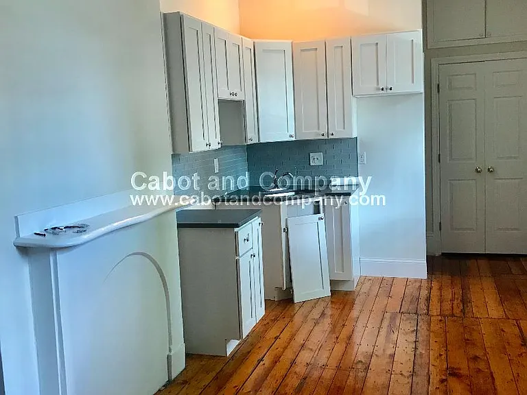 614 Massachusetts Ave #4 — Photo 2
